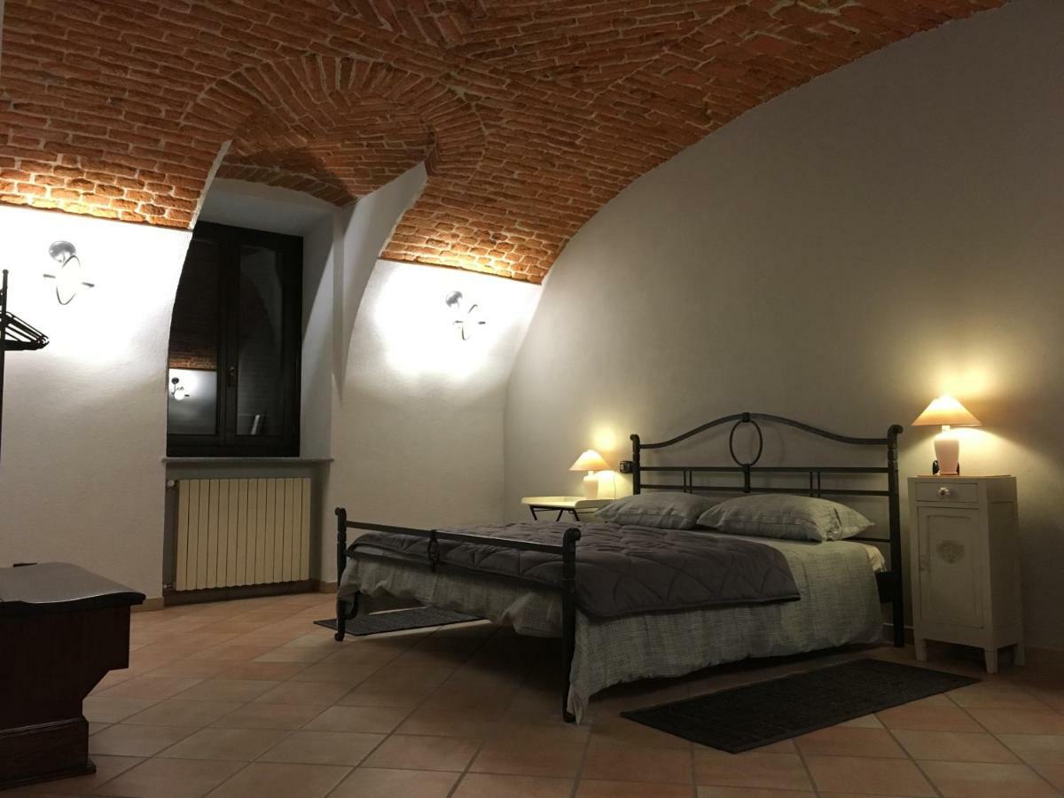 Отель Castello Della Bastia Balocco Экстерьер фото