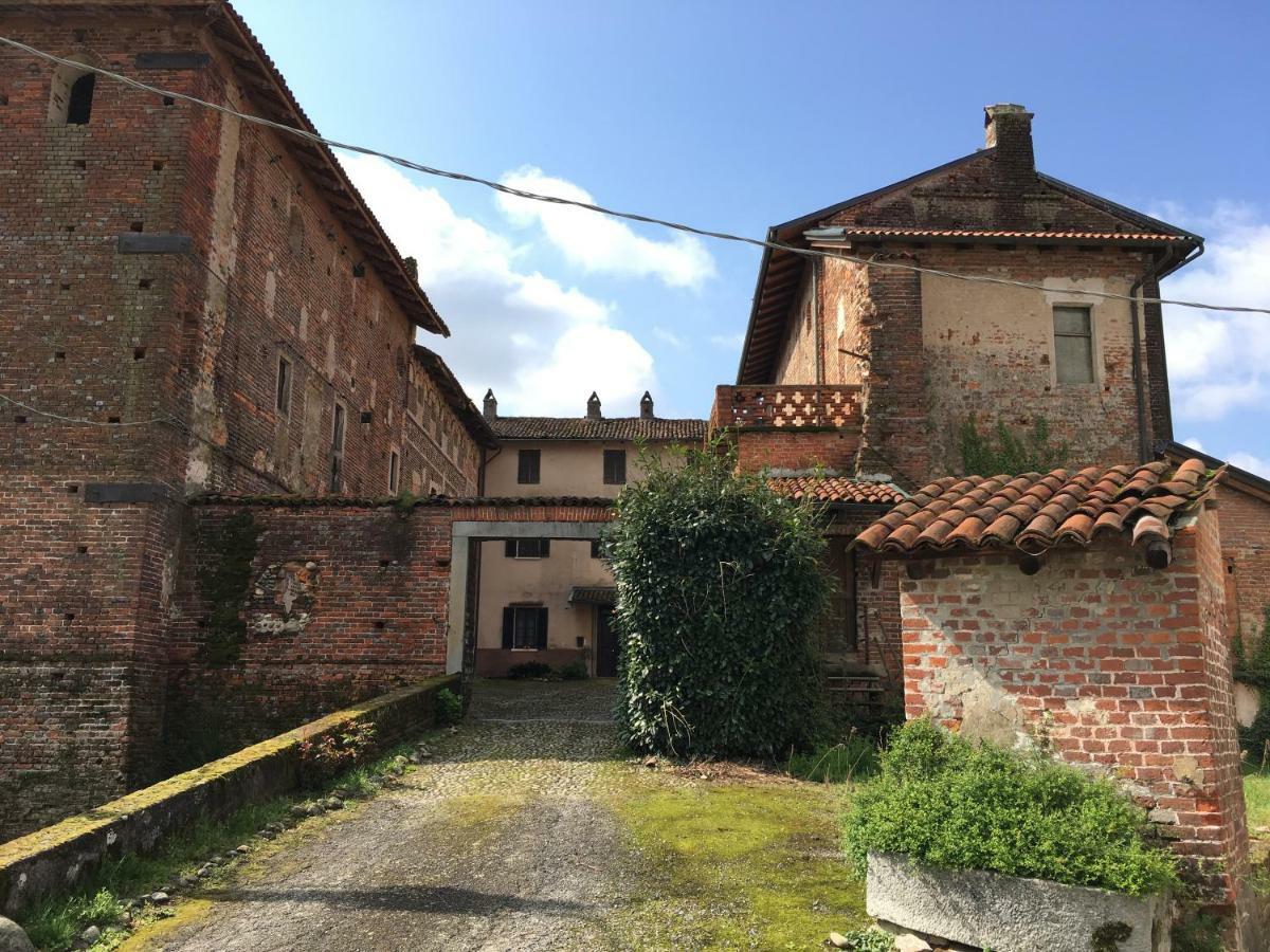Отель Castello Della Bastia Balocco Экстерьер фото